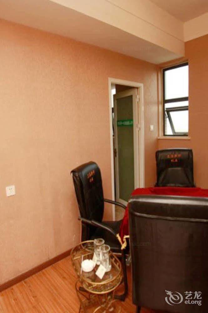 Helun Hotel Chengdu Esterno foto