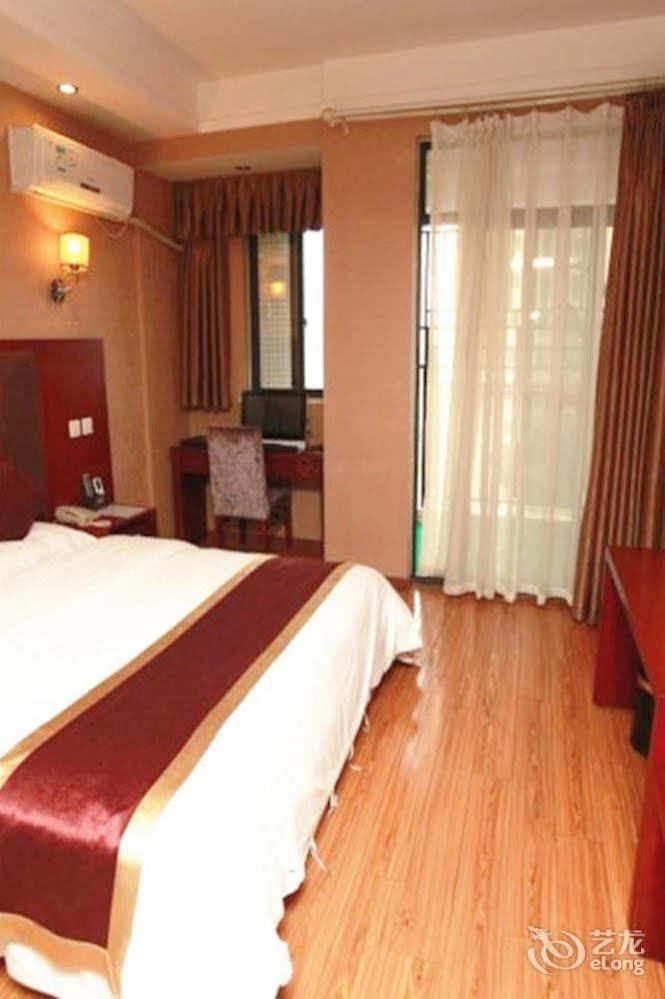 Helun Hotel Chengdu Esterno foto