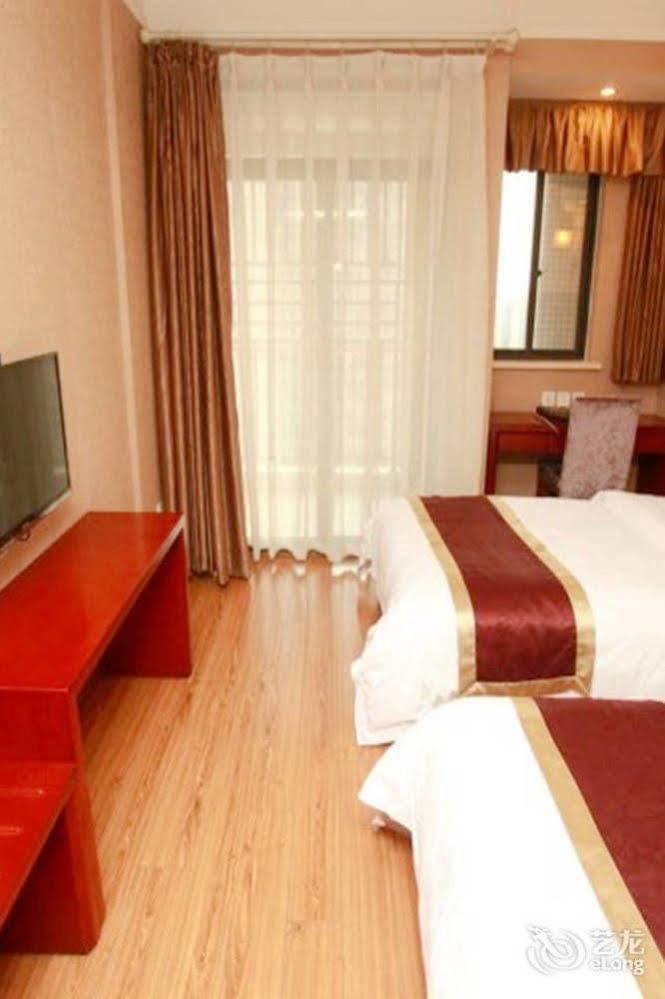 Helun Hotel Chengdu Esterno foto