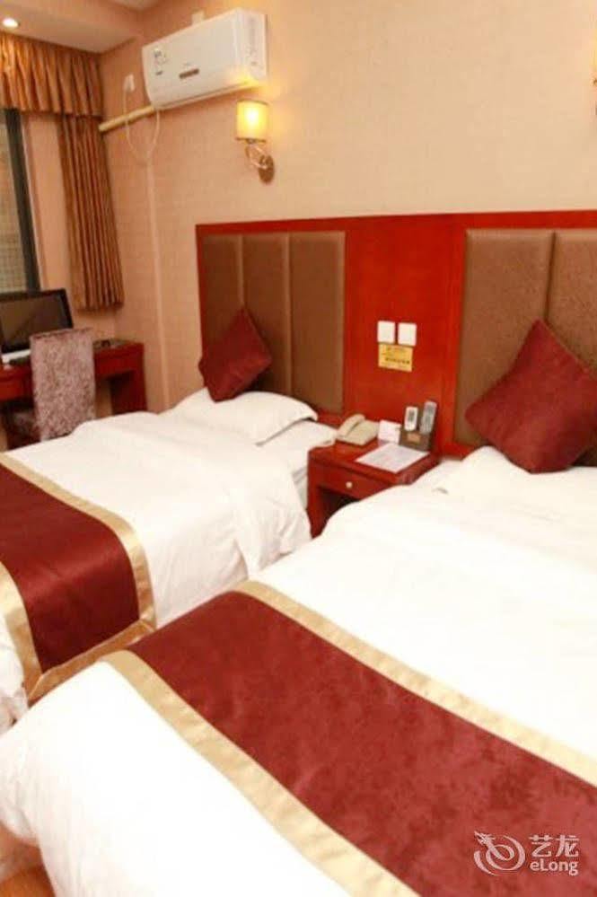 Helun Hotel Chengdu Esterno foto